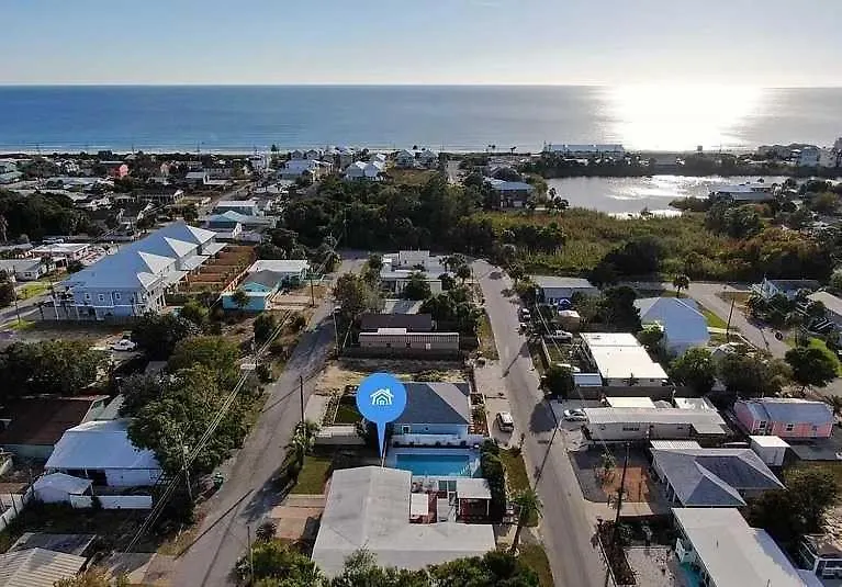 Shells Family Beach House Coastal Retreat With Private Pool Golf Cart & Steps To The Beach Панама-Сити Дом отдыха