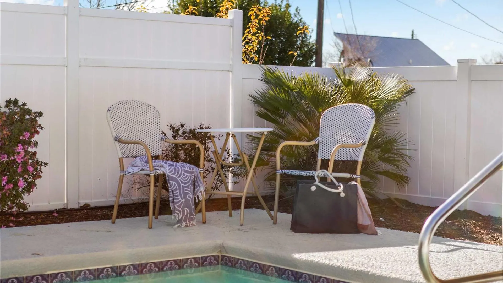 Дом отдыха Shells Family Beach House Coastal Retreat With Private Pool Golf Cart & Steps To The Beach Панама-Сити