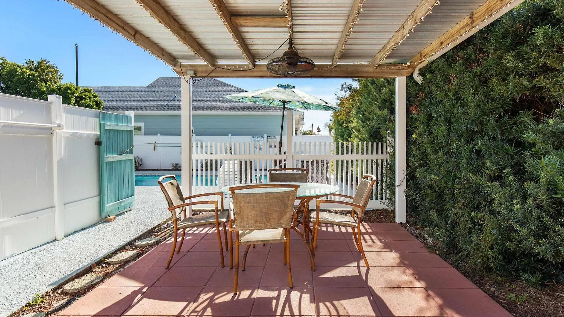 Shells Family Beach House Coastal Retreat With Private Pool Golf Cart & Steps To The Beach Панама-Сити Дом отдыха