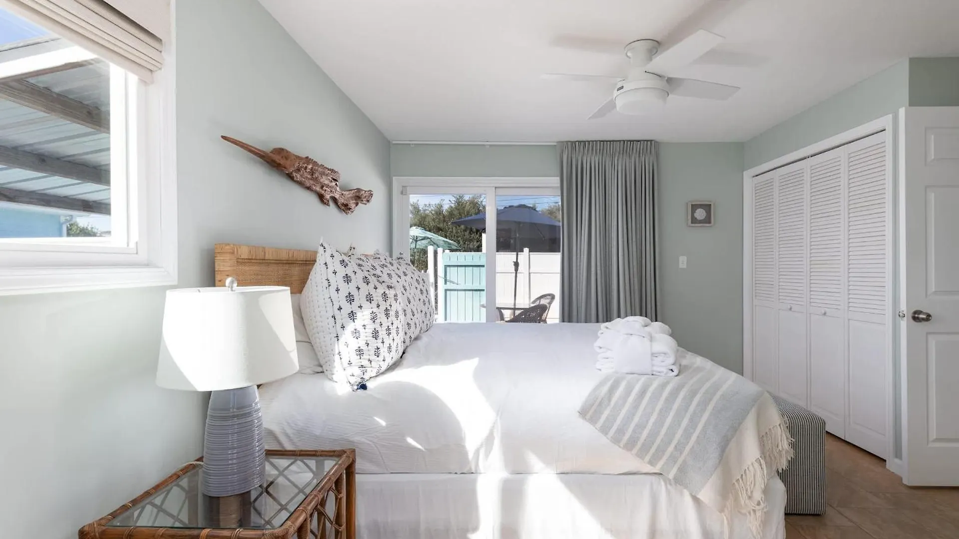Shells Family Beach House Coastal Retreat With Private Pool Golf Cart & Steps To The Beach Панама-Сити Дом отдыха